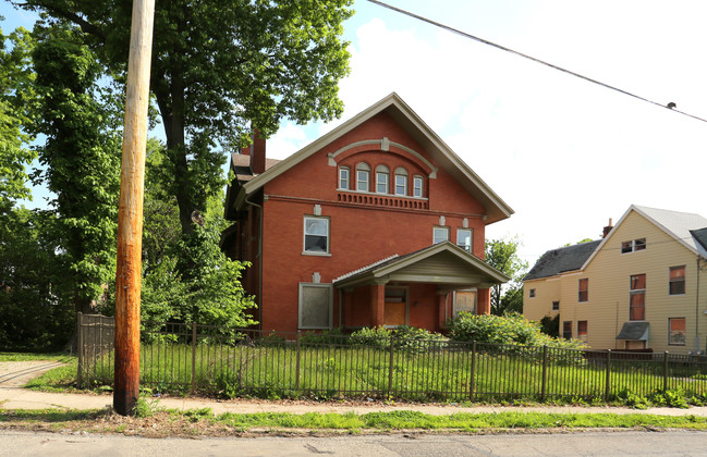 610 Maple Ave in Avondale, OH - Building Photo - Building Photo