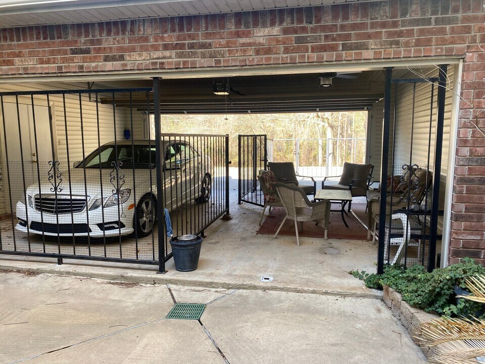 333 Edgewood Dr in Pineville, LA - Building Photo