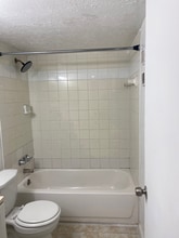 4136 Lakeside Dr in Tamarac, FL - Building Photo - Building Photo