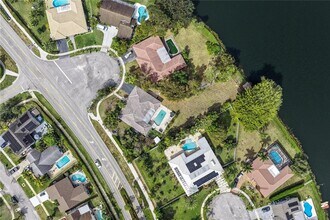 16770 Lakeview Ct in Weston, FL - Building Photo - Building Photo