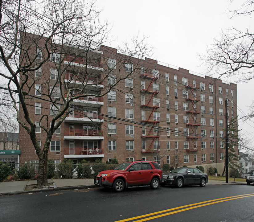 Imperial Towers in Staten Island, NY - Building Photo