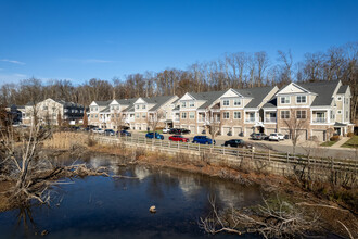 Waterview at Hanover in Cedar Knolls, NJ - Building Photo - Building Photo