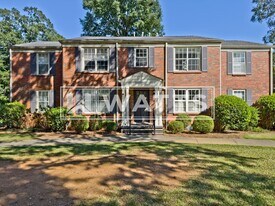 107 Fox Hall Rd in Mountain Brook, AL - Building Photo