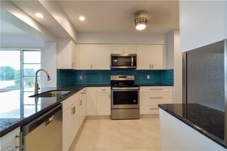 1915 W Lakeview Blvd in North Fort Myers, FL - Building Photo - Building Photo