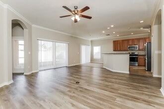 506 York Dale Dr in Ruskin, FL - Building Photo - Building Photo