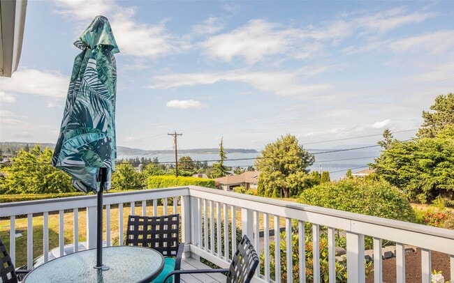 property at 1486 SE Camano Dr