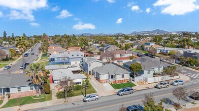 4824 Monroe Ave in San Diego, CA - Foto de edificio - Building Photo