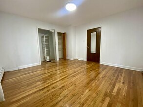 66 Elm St, Unit 1 in Cambridge, MA - Foto de edificio - Building Photo