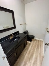 10211 Cedarbrooke Ln in Kansas City, MO - Building Photo - Building Photo