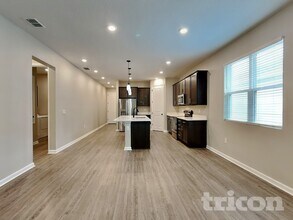 5725 Arlington River Dr. in Lakeland, FL - Building Photo - Building Photo