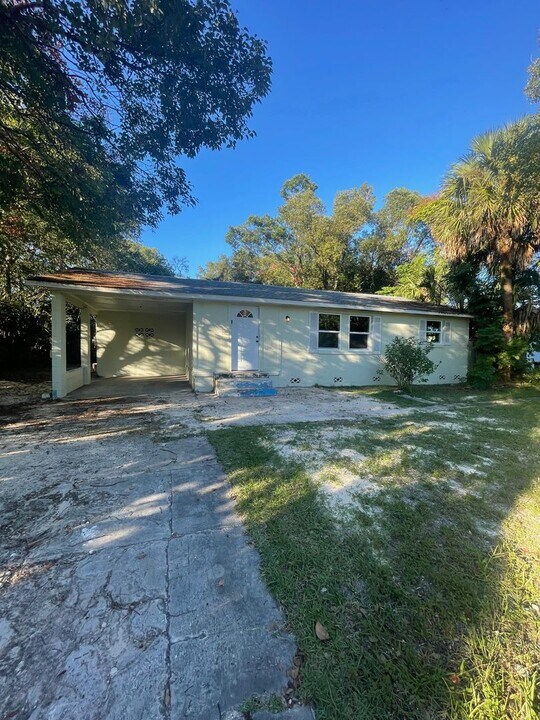 607 Patlin Ave in Orange City, FL - Building Photo