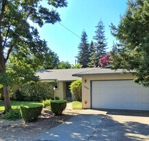 938 W 12th Ave in Chico, CA - Building Photo