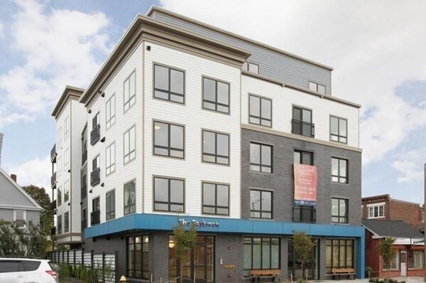 214 Market St, Unit 301 in Boston, MA - Foto de edificio