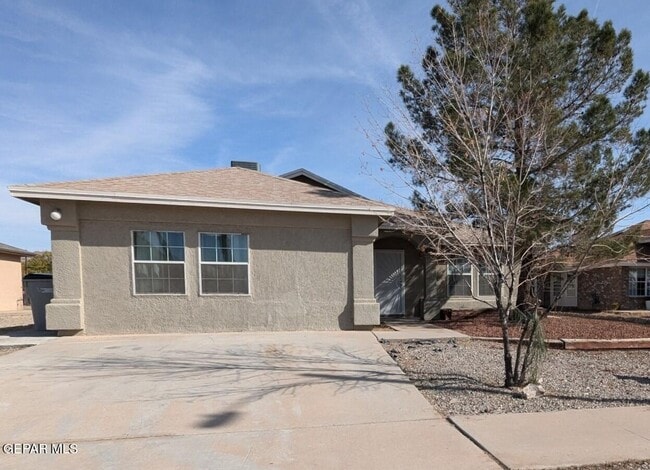 5857 W Valley Cir in El Paso, TX - Building Photo - Building Photo
