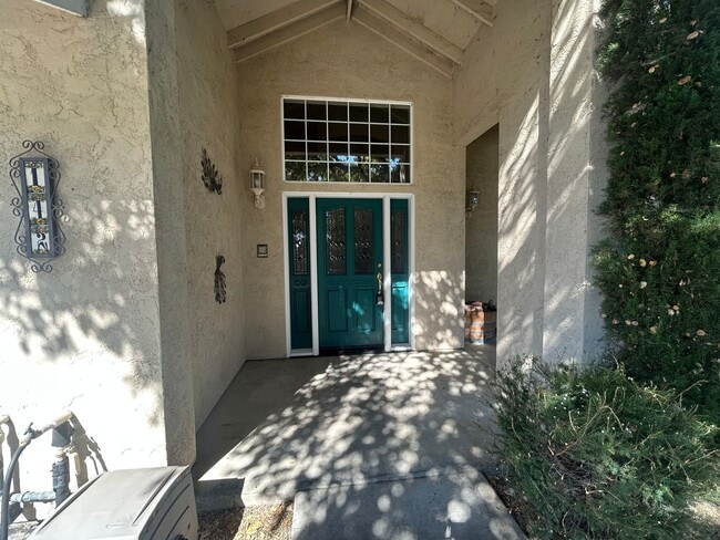 142 Pine Canyon Rd in Salinas, CA - Building Photo - Building Photo