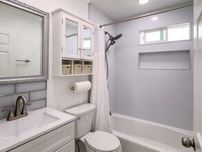 1509 N Meadows Ave in Manhattan Beach, CA - Building Photo - Building Photo