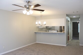 545 Collinsford Rd in Tallahassee, FL - Building Photo - Building Photo