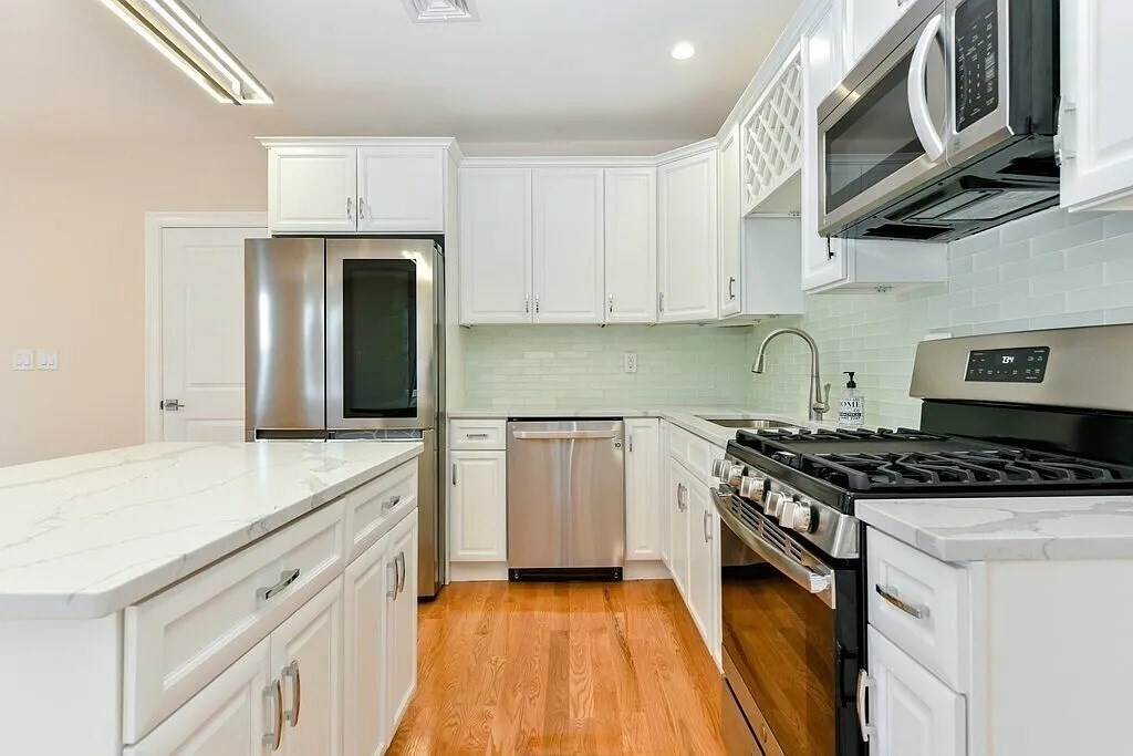 31 Chipman St in Boston, MA - Building Photo
