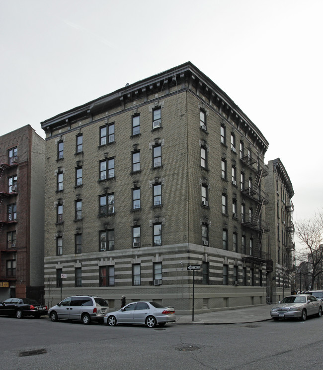 371 Wadsworth Ave in New York, NY - Foto de edificio - Building Photo