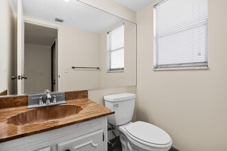 3590 Via Poinciana in Greenacres, FL - Building Photo - Building Photo