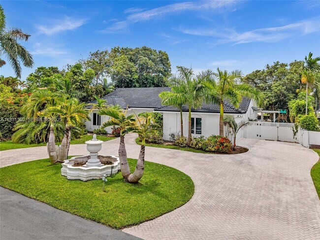 property at 413 Tamarind Dr