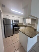 6760 NW 175th Ln in Miami Gardens, FL - Building Photo