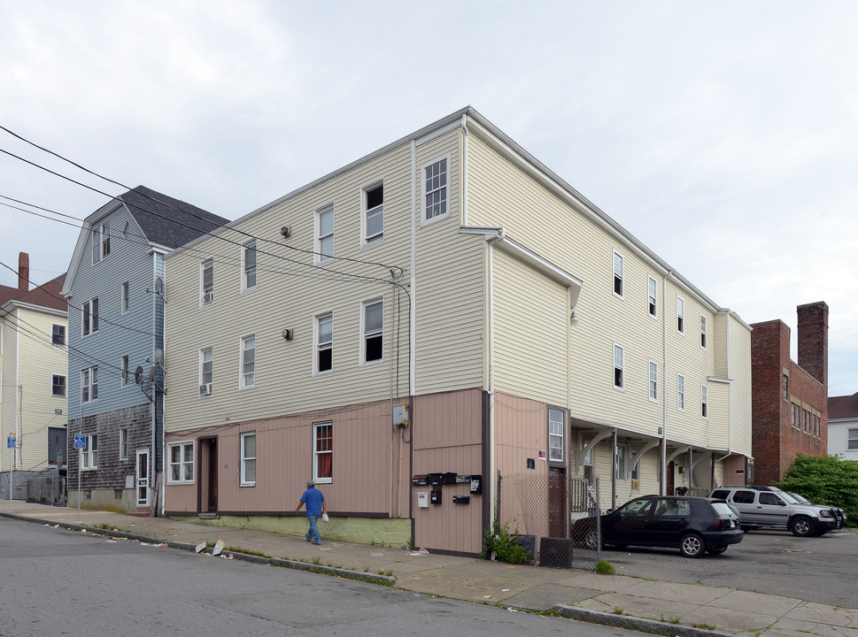 59 Bullard St in New Bedford, MA - Building Photo