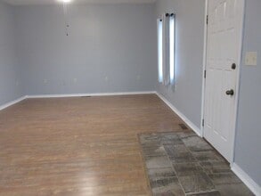 301 N Main St in South Whitley, IN - Building Photo - Building Photo