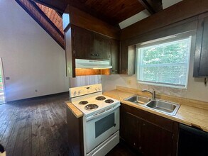 400 Lindsay Rd in Clemson, SC - Building Photo - Building Photo