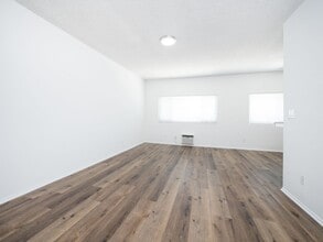 5715 Vineland Ave in North Hollywood, CA - Building Photo - Building Photo