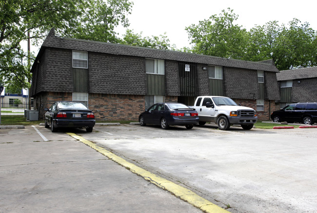 Pecan Creek Apartments in Tulsa, OK - Foto de edificio - Building Photo