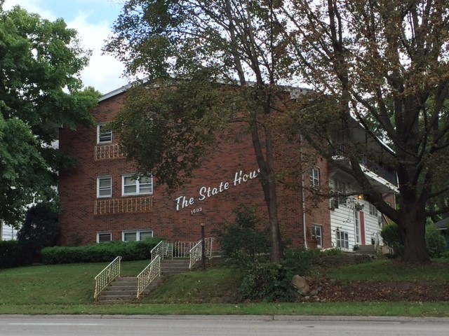 1609-1613 E State St in Rockford, IL - Building Photo