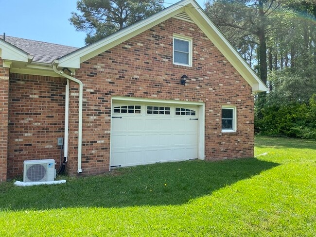 2409 Dan and Mary St in Elizabeth City, NC - Building Photo - Building Photo