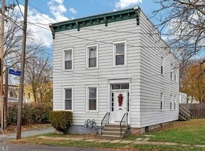 39 111th St in Troy, NY - Building Photo - Building Photo