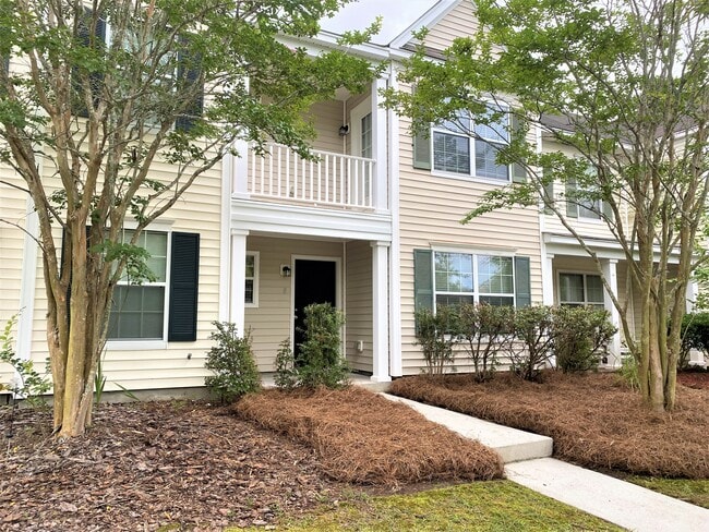 property at 8 Ashleigh Ln