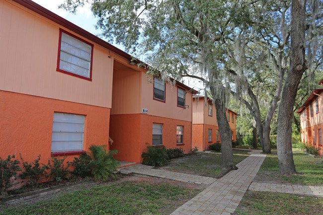 Elmwood in Tampa, FL - Foto de edificio - Building Photo