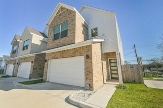 307 Chobani Ln in Houston, TX - Building Photo - Building Photo