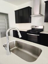 3131 Creston Gate Dr in Houston, TX - Building Photo - Building Photo