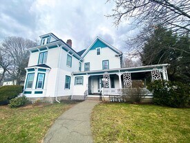 957 Washington St in Newton, MA - Building Photo