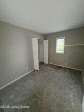 8701 Kev Ct in Jeffersontown, KY - Building Photo - Building Photo