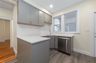 30 Brackett St, Unit 3 in Boston, MA - Building Photo - Building Photo