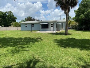 126 Brooks Rd in North Fort Myers, FL - Building Photo - Building Photo