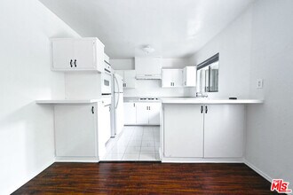 1868 10th St in Santa Monica, CA - Building Photo - Building Photo