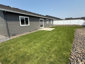 317 S Newton Ave in East Wenatchee, WA - Building Photo - Building Photo