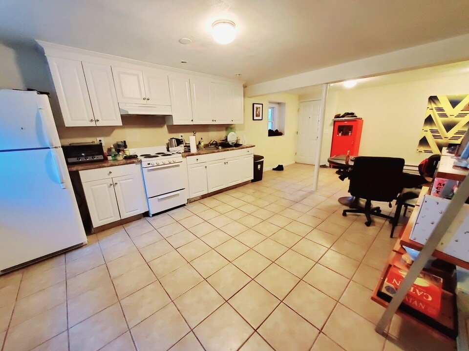 9 Algonquin Ave, Unit L in Stamford, CT - Foto de edificio