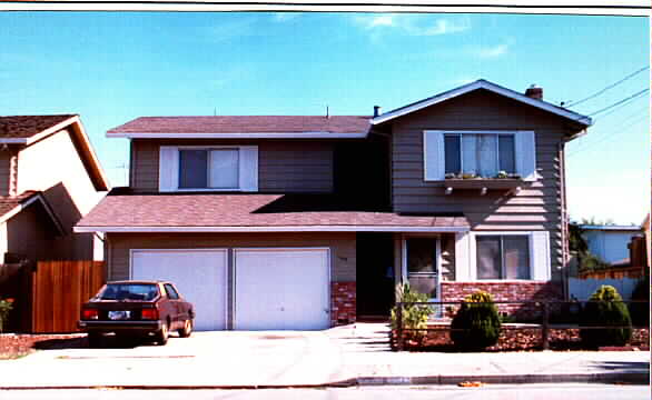 1611 Redwood Ave in Redwood City, CA - Foto de edificio - Building Photo