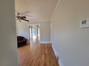 2840 N Bartlett Ave, Unit Upper in Milwaukee, WI - Building Photo - Building Photo