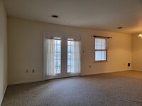 1317 Lincoln Heights Ave, Unit Apt 3 in Ephrata, PA - Foto de edificio - Building Photo