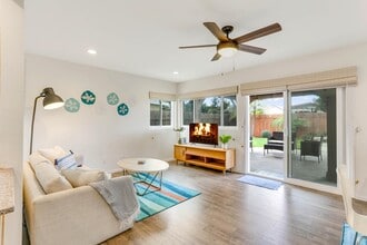 1246 Thermal Ave in San Diego, CA - Foto de edificio - Building Photo