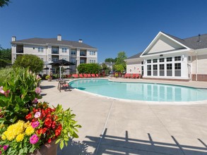 Edgewood Apartments in North Reading, MA - Foto de edificio - Building Photo